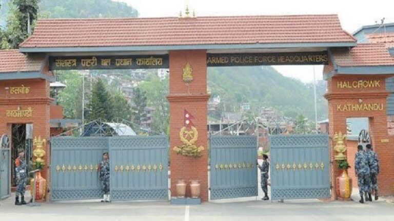 निर्देशन विपरीत सामाजिक सञ्जालमा तस्बिर तथा भिडियो अपलोड गर्ने १ सय २० जना सशस्त्र प्रहरी कर्मचारीमाथि कारबाही