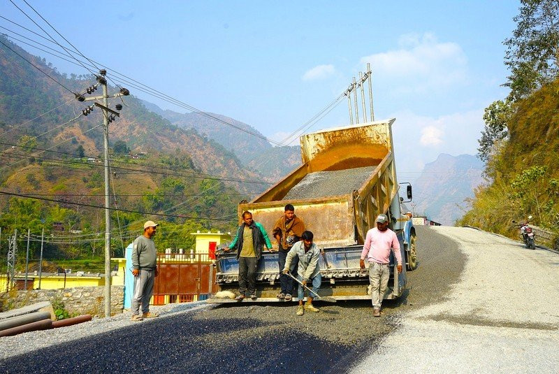 बेनी–दरवाङ सडकः रणवाङ–तोलावाङ खण्ड कालोपत्र पूरा