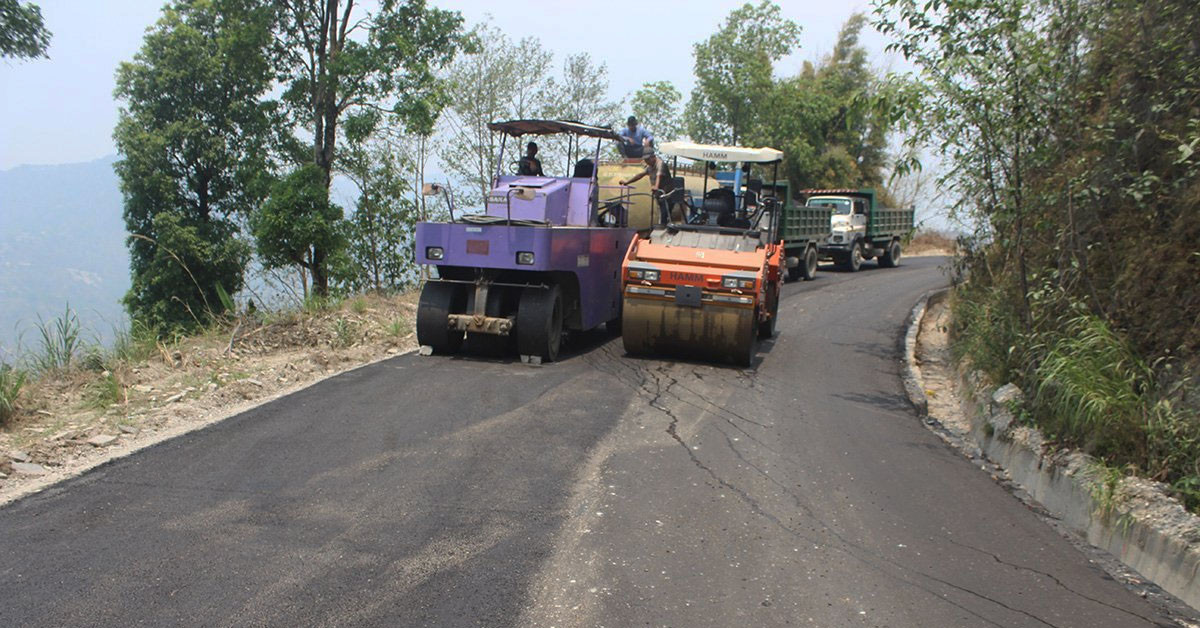 गोरखा सुलिकोट सडक ट्रयाक खोलेको २८ वर्षपछि कालोपत्र