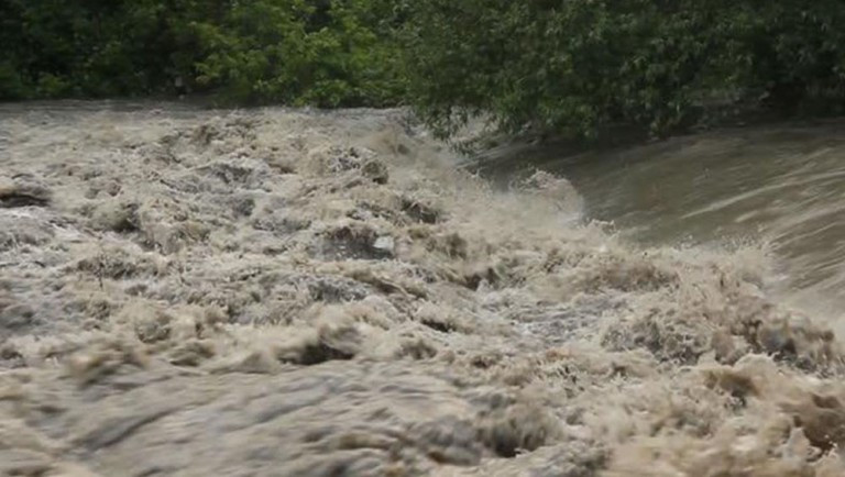 रौतहटको चन्द्रपुरमा लगातार भारी वर्षा, साना खोलामा आकस्मिक बाढीको जोखिम