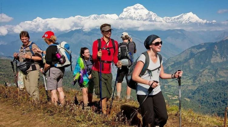 ११ महिनामा  भित्रिए साढे १० लाख पर्यटक, कुन मुलुकबाट कति?