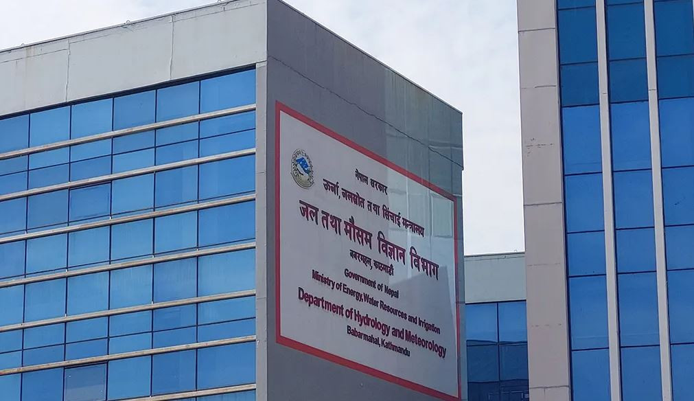 आजको मौसम पूर्वानुमान : तराईसहित पाँच प्रदेशमा हावाहुरी, पहाडी भू-भागमा हिमपात र मध्यम वर्षा
