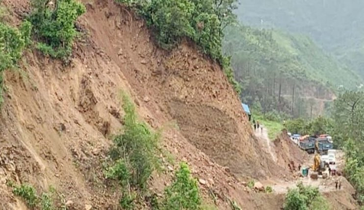 राप्ती राजमार्ग : पहिराले दाङ–सल्यान सडक अवरुद्ध