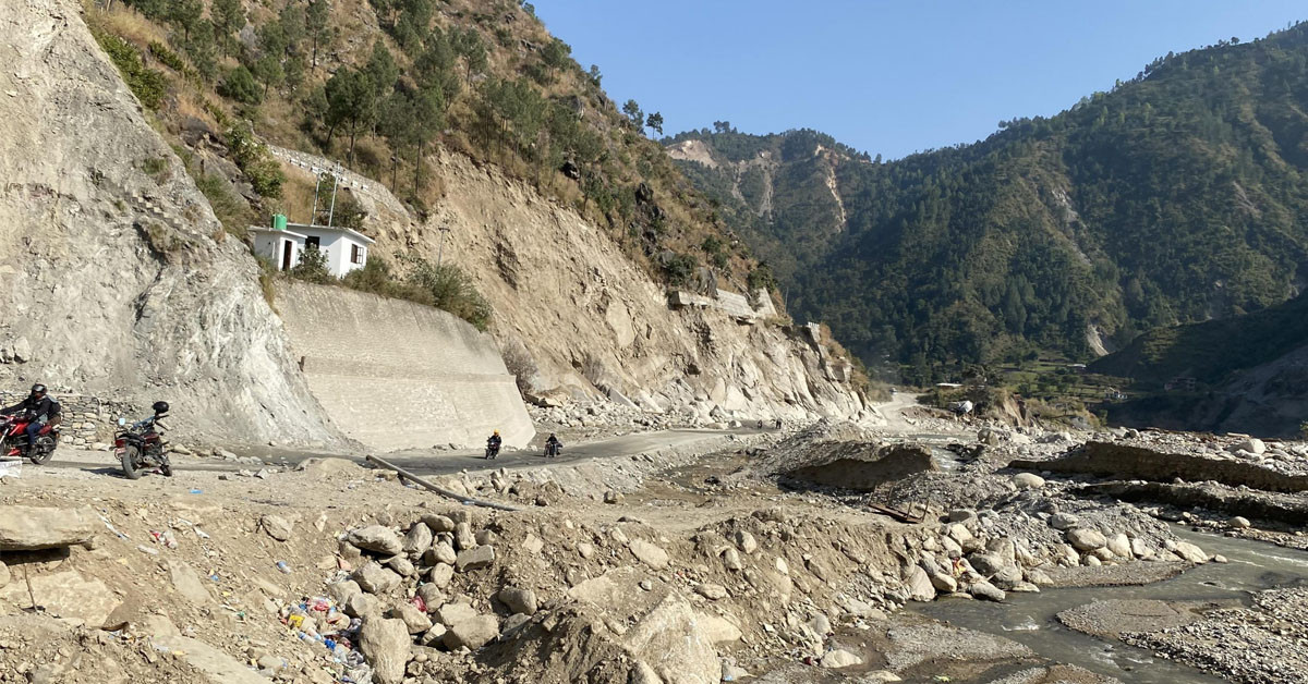 दसैँतिहारमा सडक अवरुद्ध हुन नदिन डिभिजन कार्यालय भक्तपुरको विशेष सतर्कता