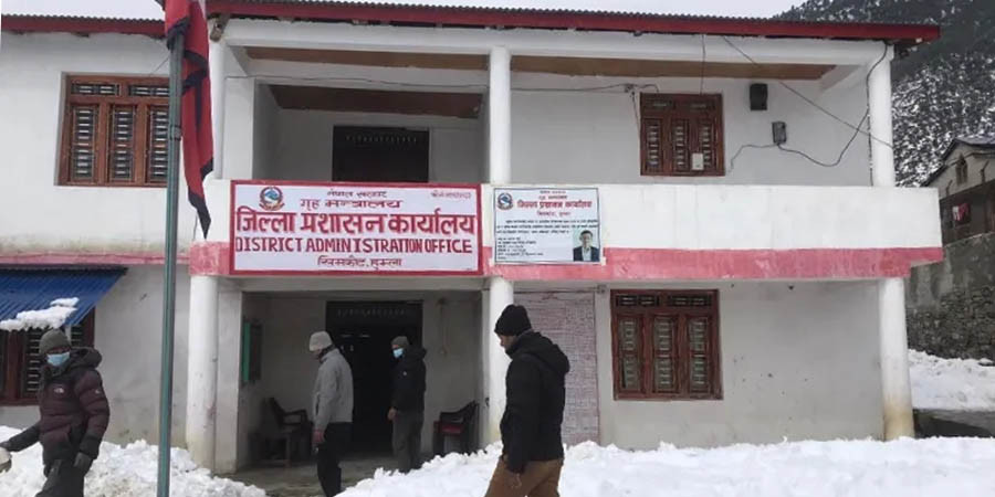 हुम्लामा बसाइँसराइ गरेका नागरिकलाई सीमापासमा कडाइ