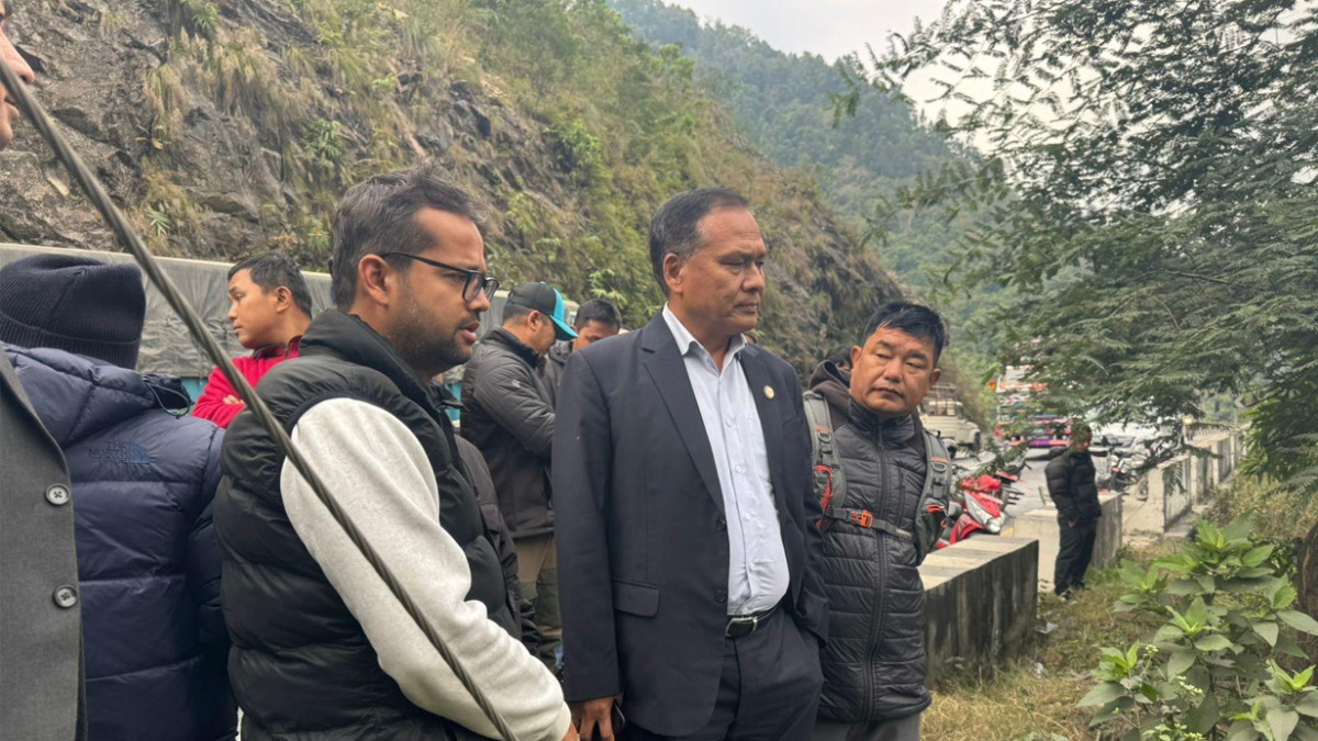 एक महिनाभित्र काम सुरु नभए घुमाउने पुलको ठेक्का रद्द हुनेः मन्त्री घिसिङ