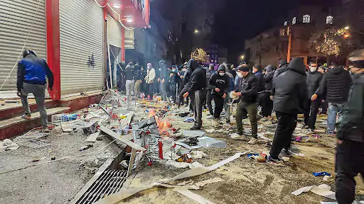 इरानमा प्रदर्शनका क्रममा प्रहरीको हत्या, इन्टरनेट सेवा समेत बन्द