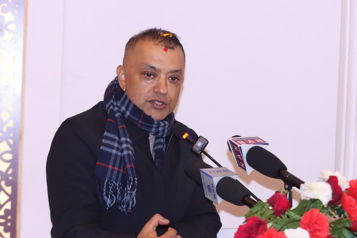 गगनले छोडे  काठमाडौं–४, सर्लाहीबाट चुनाव लड्ने