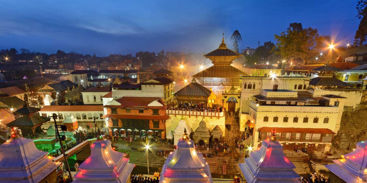 पशुपतिमा आएका नागा बाबासहित साधुसन्तलाई बिदाइ गरिँदै