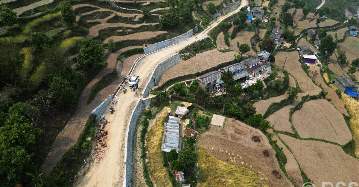 कुहुँमा लक्ष्यअघि नै सडक स्तरोन्नति सम्पन्न