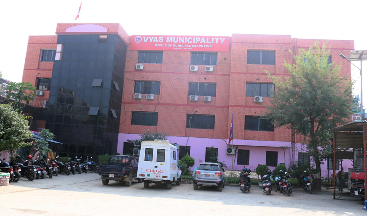 फोहरमैला विसर्जन गर्ने ठाउँ अभाव भएपछि व्यास नगरपालिकाको फोहर उठेन