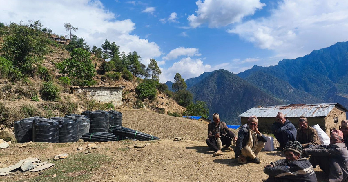 विद्यार्थीलाई पानी बोक्नैकै चिन्ता