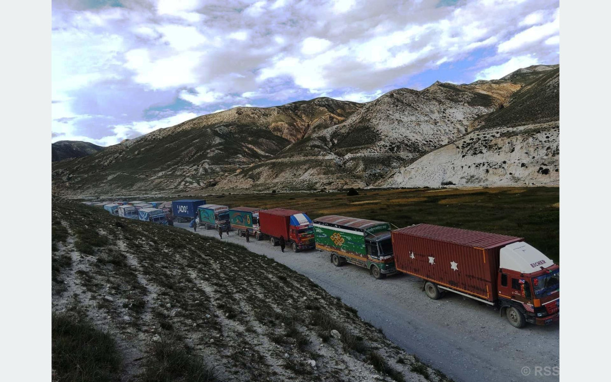 रसुवा बाढीले बदलिदियो व्यापारिक नक्सा, कोरला नाकामा कन्टेनर र ईभीको चाप